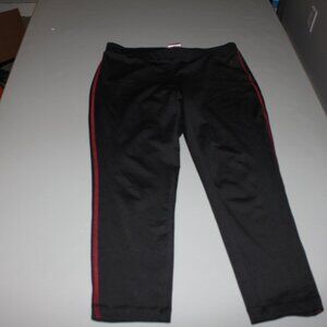 Black Danskins Athletic Capris Size Small